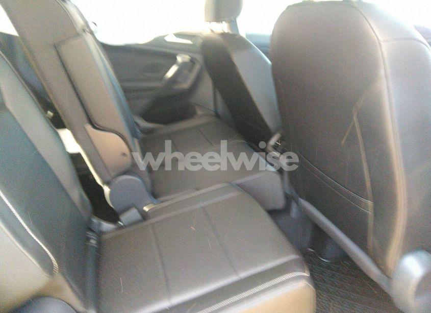 Photo 8 of 2021 Volkswagen Tiguan 2.0T SE/2.0T SE R-LINE BLACK/2.0T SEL (VIN 3VV3B7AX8MM050709)