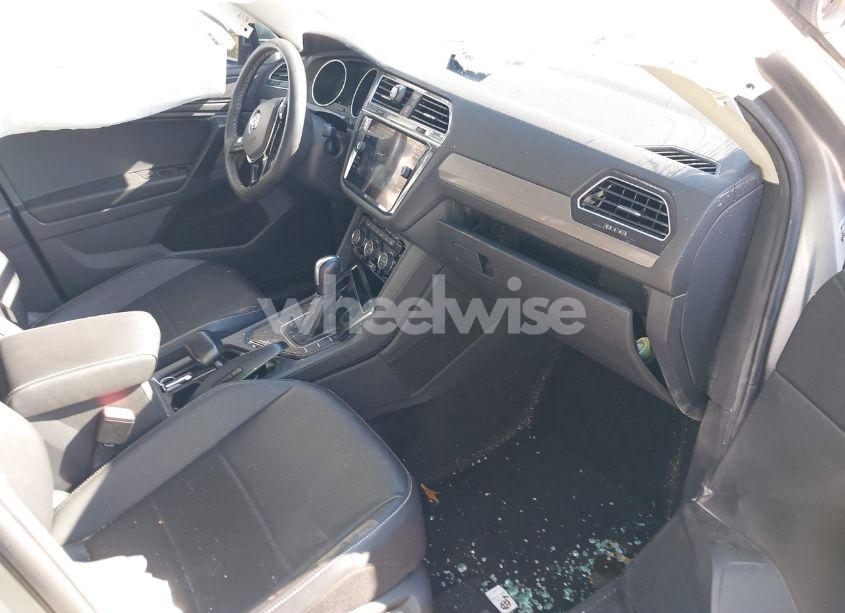 Photo 5 of 2021 Volkswagen Tiguan 2.0T SE/2.0T SE R-LINE BLACK/2.0T SEL (VIN 3VV3B7AX8MM103764)