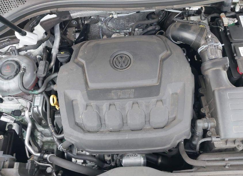 Photo 10 of 2021 Volkswagen Tiguan 2.0T SE/2.0T SE R-LINE BLACK/2.0T SEL (VIN 3VV3B7AX8MM130219)