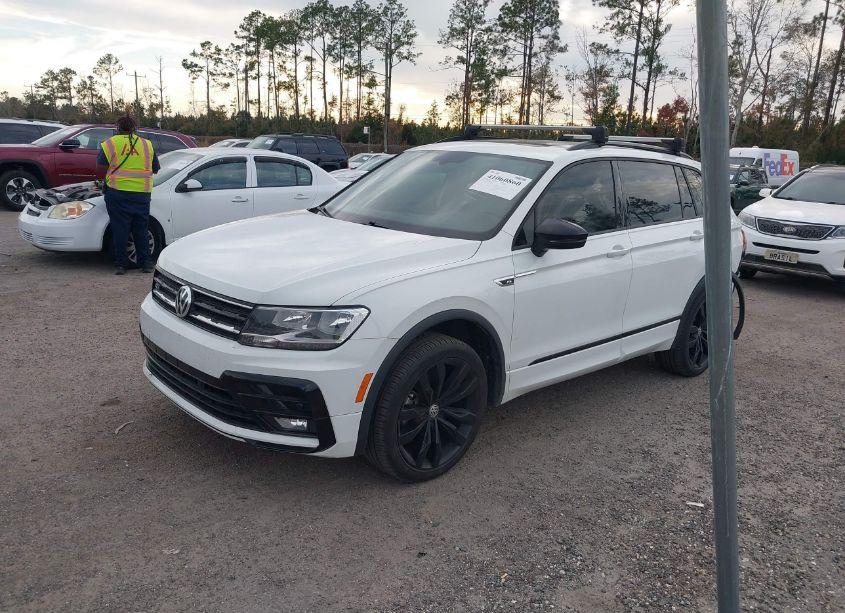 Photo 2 of 2021 Volkswagen Tiguan 2.0T SE/2.0T SE R-LINE BLACK/2.0T SEL (VIN 3VV3B7AX8MM130219)