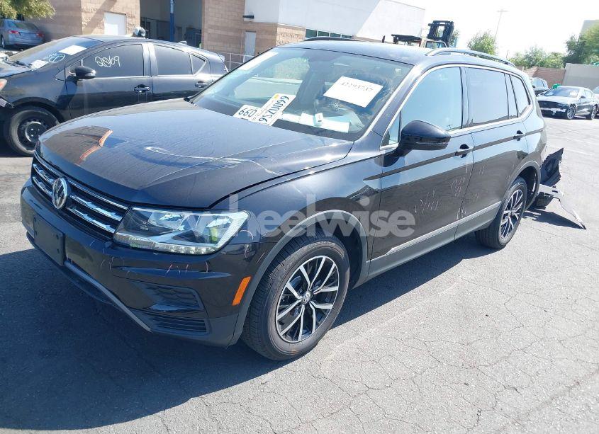 Photo 2 of 2021 Volkswagen Tiguan 2.0T SE/2.0T SE R-LINE BLACK/2.0T SEL (VIN 3VV3B7AX8MM158344)