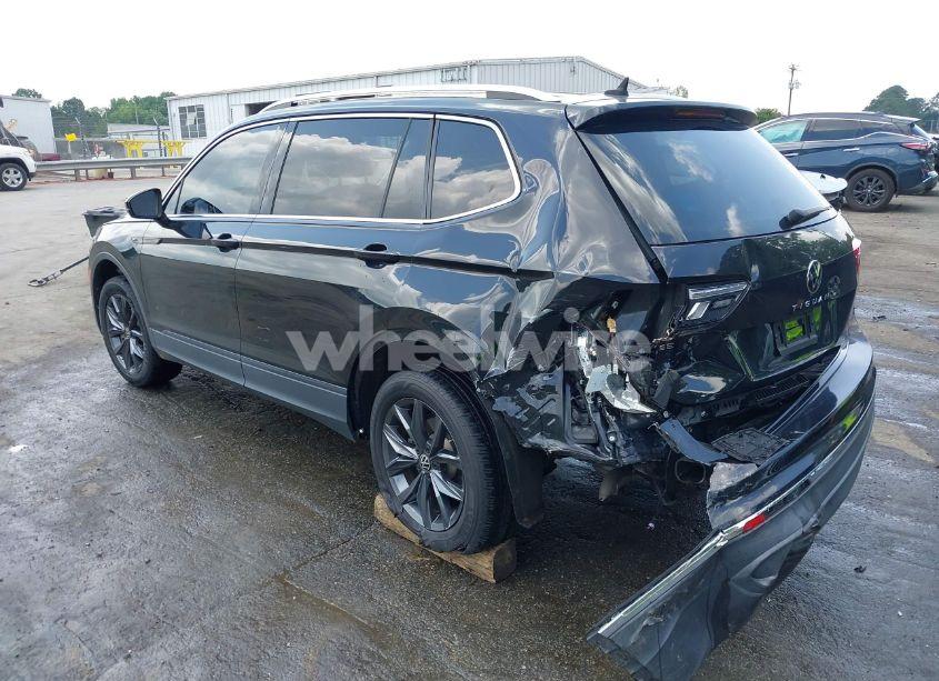Photo 3 of 2022 Volkswagen Tiguan 2.0T SE (VIN 3VV3B7AX8NM060805)