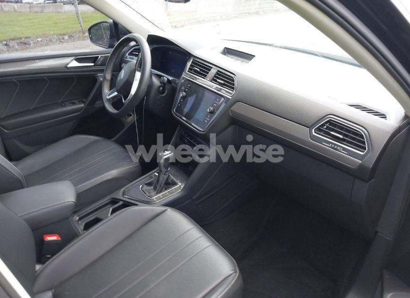 Photo 5 of 2022 Volkswagen Tiguan 2.0T SE (VIN 3VV3B7AX8NM060805)