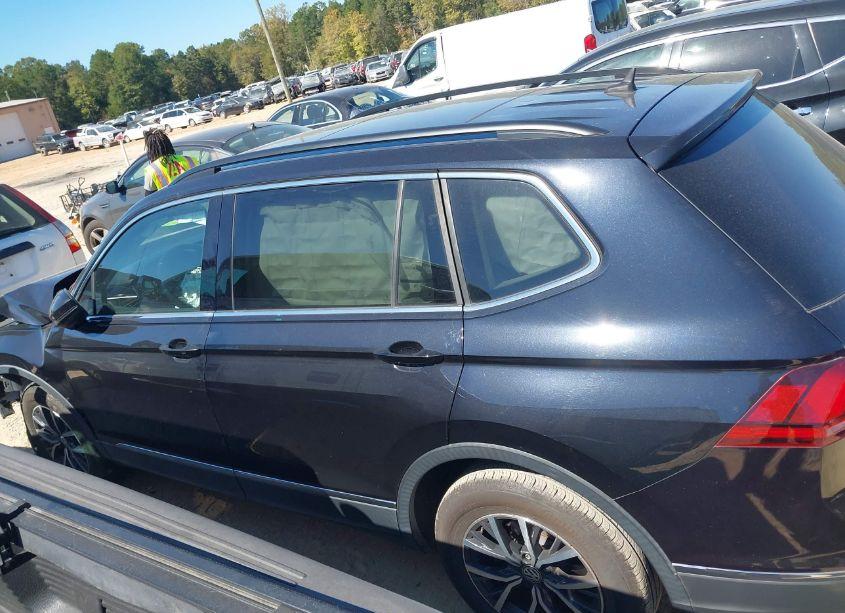 Photo 14 of 2018 Volkswagen Tiguan 2.0T SE/2.0T SEL (VIN 3VV3B7AX9JM218787)