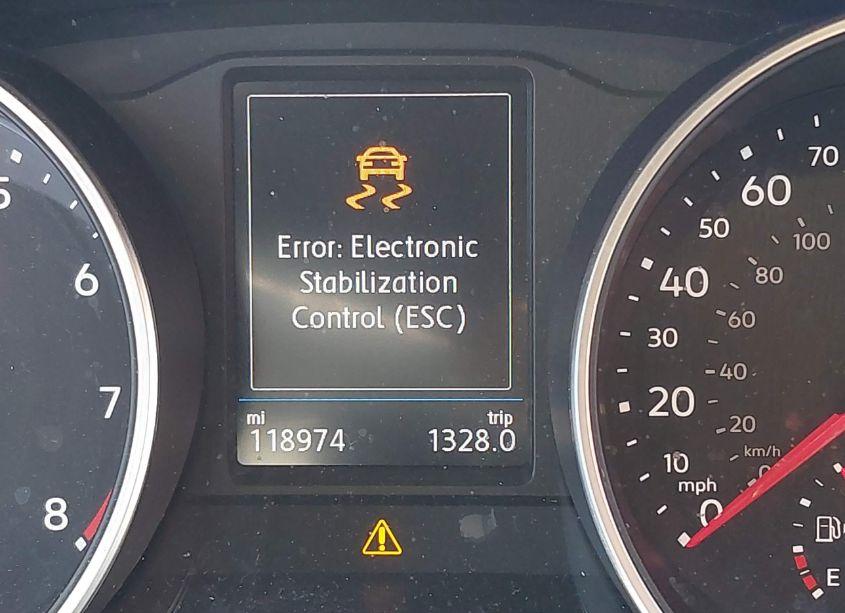 Photo 15 of 2018 Volkswagen Tiguan 2.0T SE/2.0T SEL (VIN 3VV3B7AX9JM218787)