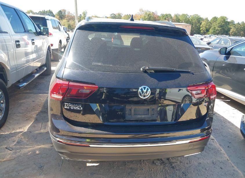 Photo 16 of 2018 Volkswagen Tiguan 2.0T SE/2.0T SEL (VIN 3VV3B7AX9JM218787)
