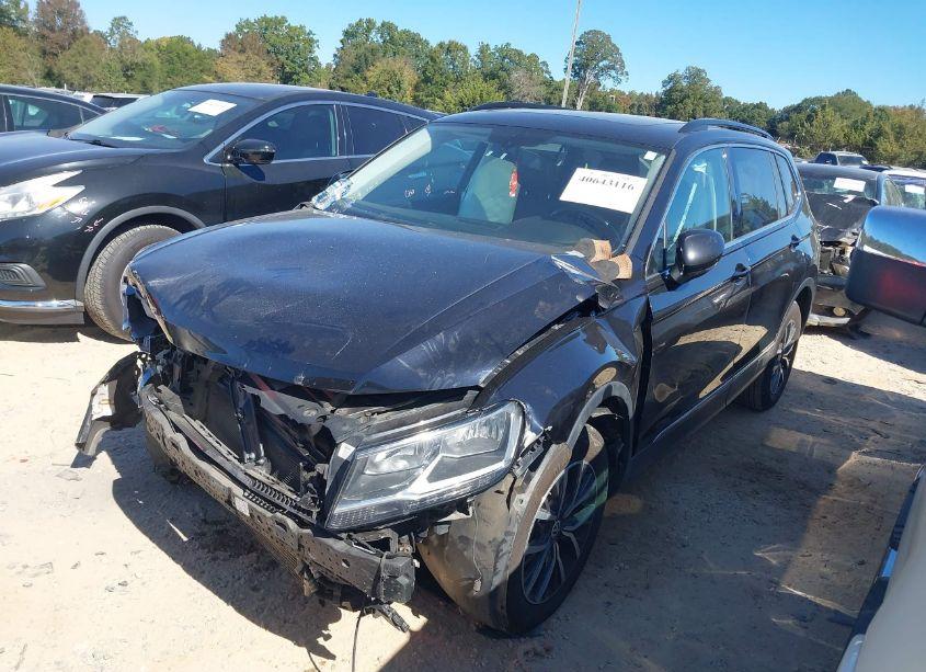 Photo 2 of 2018 Volkswagen Tiguan 2.0T SE/2.0T SEL (VIN 3VV3B7AX9JM218787)