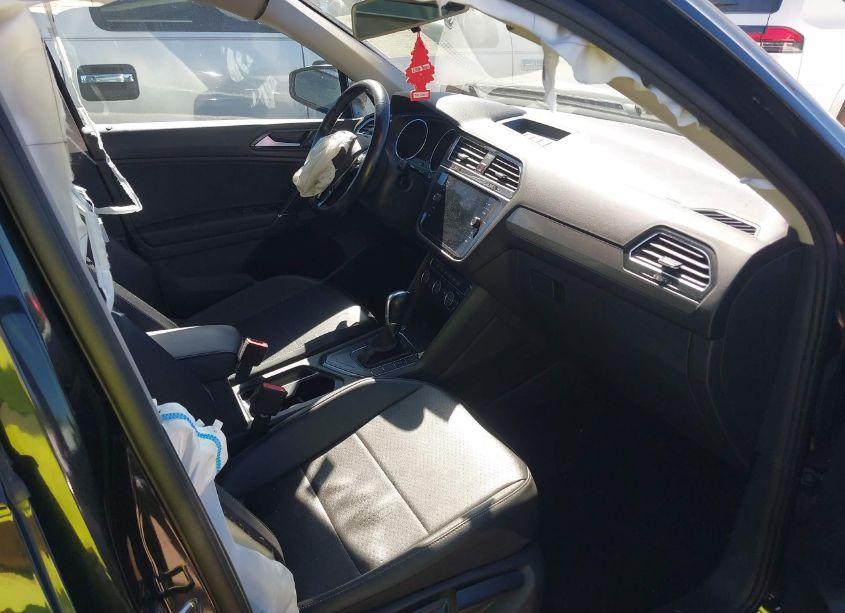 Photo 5 of 2018 Volkswagen Tiguan 2.0T SE/2.0T SEL (VIN 3VV3B7AX9JM218787)