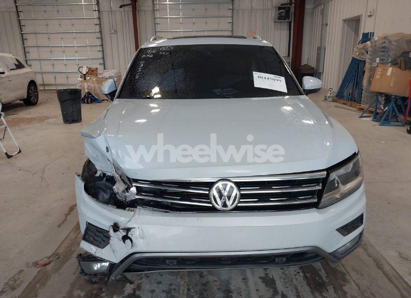 Photo 12 of 2019 Volkswagen Tiguan 2.0T SE/2.0T SEL/2.0T SEL R-LINE/2.0T SEL R-LINE BLACK (VIN 3VV3B7AX9KM030028)