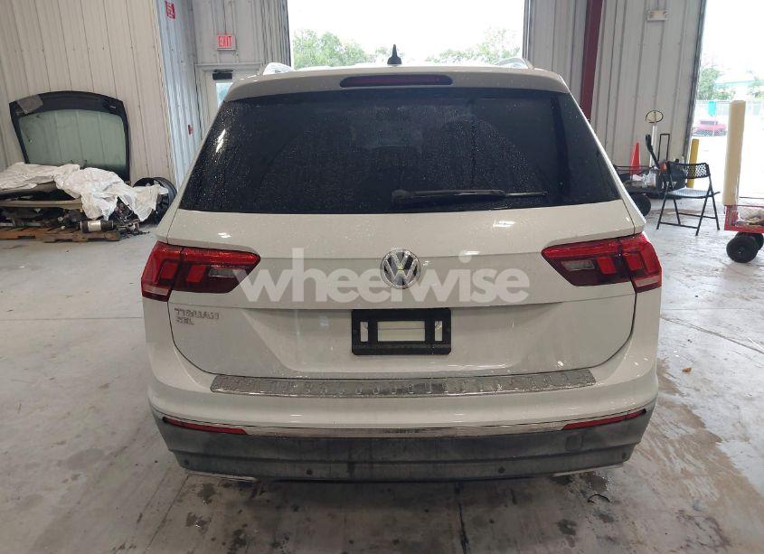 Photo 16 of 2019 Volkswagen Tiguan 2.0T SE/2.0T SEL/2.0T SEL R-LINE/2.0T SEL R-LINE BLACK (VIN 3VV3B7AX9KM030028)