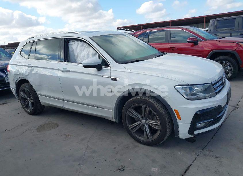 Photo 13 of 2019 Volkswagen Tiguan 2.0T SE/2.0T SEL/2.0T SEL R-LINE/2.0T SEL R-LINE BLACK (VIN 3VV3B7AX9KM039876)