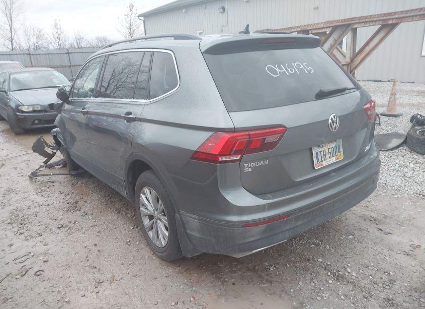 Photo 3 of 2019 Volkswagen Tiguan 2.0T SE/2.0T SEL/2.0T SEL R-LINE/2.0T SEL R-LINE BLACK (VIN 3VV3B7AX9KM046195)