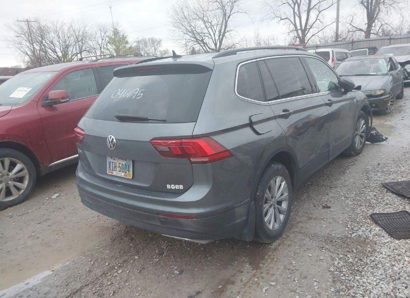 Photo 4 of 2019 Volkswagen Tiguan 2.0T SE/2.0T SEL/2.0T SEL R-LINE/2.0T SEL R-LINE BLACK (VIN 3VV3B7AX9KM046195)
