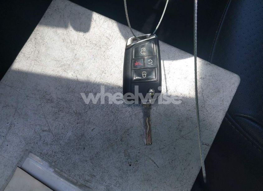 Photo 11 of 2019 Volkswagen Tiguan 2.0T SE/2.0T SEL/2.0T SEL R-LINE/2.0T SEL R-LINE BLACK (VIN 3VV3B7AX9KM057438)