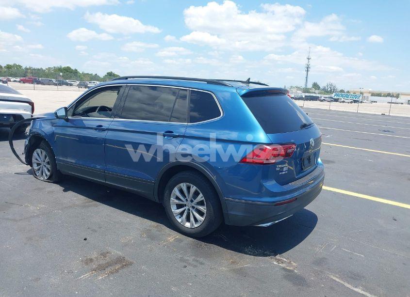 Photo 3 of 2019 Volkswagen Tiguan 2.0T SE/2.0T SEL/2.0T SEL R-LINE/2.0T SEL R-LINE BLACK (VIN 3VV3B7AX9KM057438)