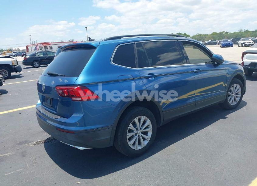 Photo 4 of 2019 Volkswagen Tiguan 2.0T SE/2.0T SEL/2.0T SEL R-LINE/2.0T SEL R-LINE BLACK (VIN 3VV3B7AX9KM057438)