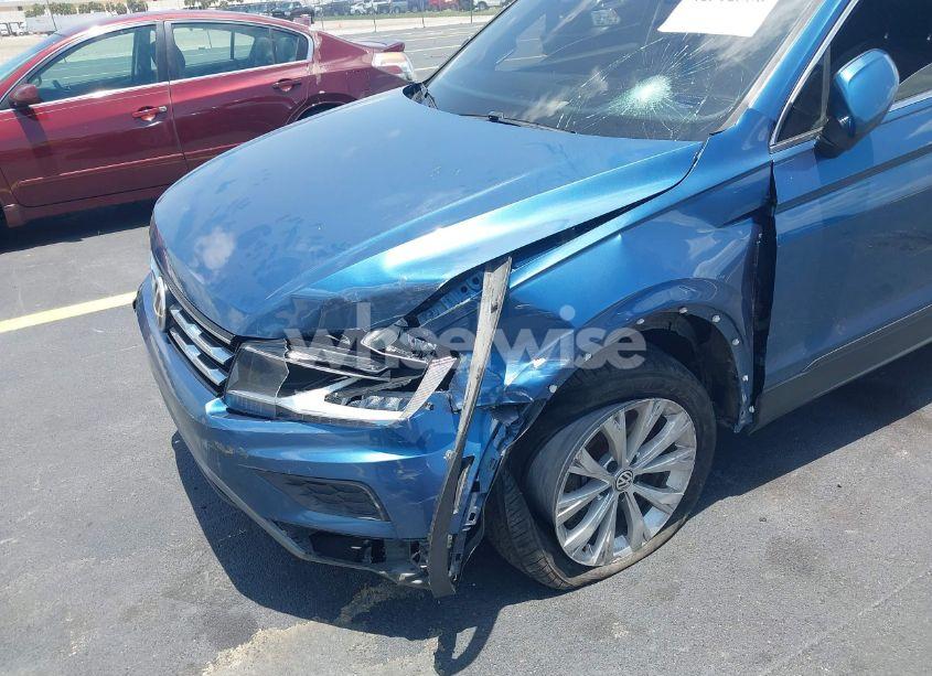 Photo 6 of 2019 Volkswagen Tiguan 2.0T SE/2.0T SEL/2.0T SEL R-LINE/2.0T SEL R-LINE BLACK (VIN 3VV3B7AX9KM057438)