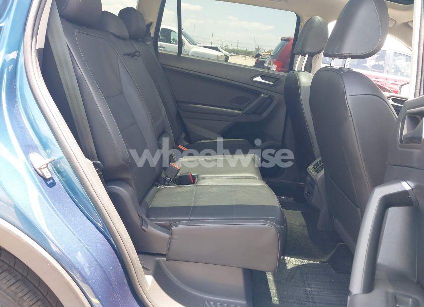 Photo 8 of 2019 Volkswagen Tiguan 2.0T SE/2.0T SEL/2.0T SEL R-LINE/2.0T SEL R-LINE BLACK (VIN 3VV3B7AX9KM057438)