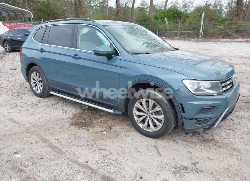 2019 Volkswagen Tiguan 2.0T SE/2.0T SEL/2.0T SEL R-LINE/2.0T SEL R-LINE BLACK (VIN 3VV3B7AX9KM094585) main photo