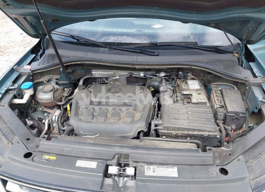 Photo 10 of 2019 Volkswagen Tiguan 2.0T SE/2.0T SEL/2.0T SEL R-LINE/2.0T SEL R-LINE BLACK (VIN 3VV3B7AX9KM094585)