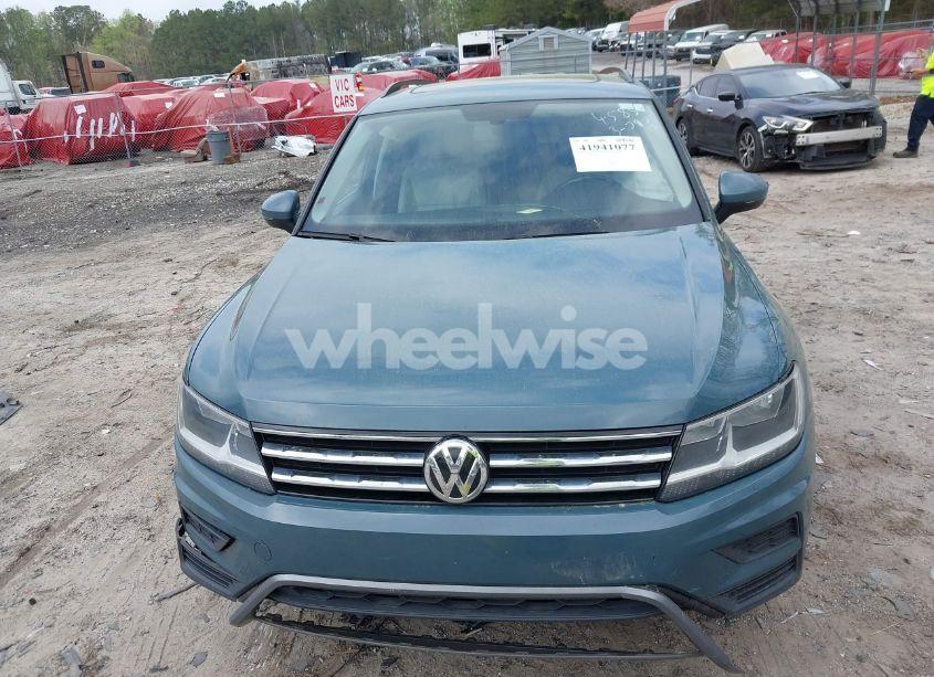 Photo 13 of 2019 Volkswagen Tiguan 2.0T SE/2.0T SEL/2.0T SEL R-LINE/2.0T SEL R-LINE BLACK (VIN 3VV3B7AX9KM094585)