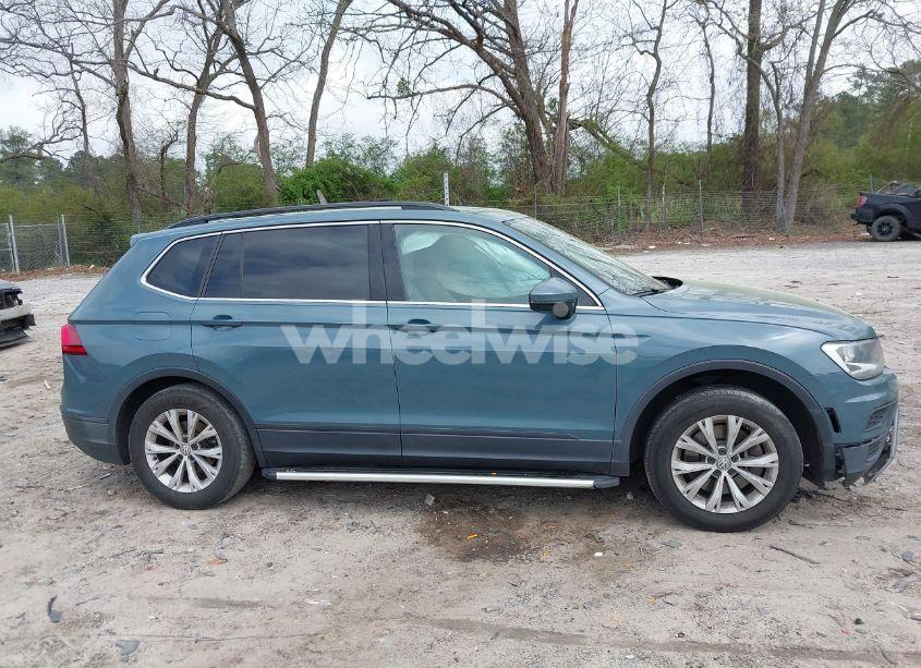 Photo 14 of 2019 Volkswagen Tiguan 2.0T SE/2.0T SEL/2.0T SEL R-LINE/2.0T SEL R-LINE BLACK (VIN 3VV3B7AX9KM094585)