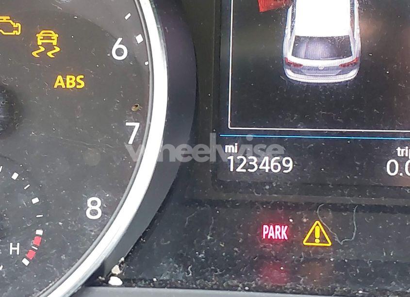 Photo 16 of 2019 Volkswagen Tiguan 2.0T SE/2.0T SEL/2.0T SEL R-LINE/2.0T SEL R-LINE BLACK (VIN 3VV3B7AX9KM094585)