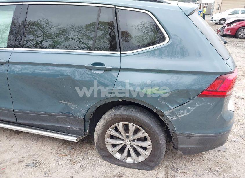 Photo 6 of 2019 Volkswagen Tiguan 2.0T SE/2.0T SEL/2.0T SEL R-LINE/2.0T SEL R-LINE BLACK (VIN 3VV3B7AX9KM094585)