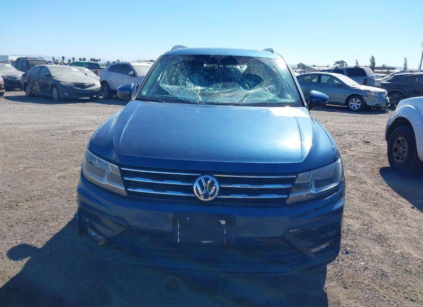 Photo 12 of 2019 Volkswagen Tiguan 2.0T SE/2.0T SEL/2.0T SEL R-LINE/2.0T SEL R-LINE BLACK (VIN 3VV3B7AX9KM098524)