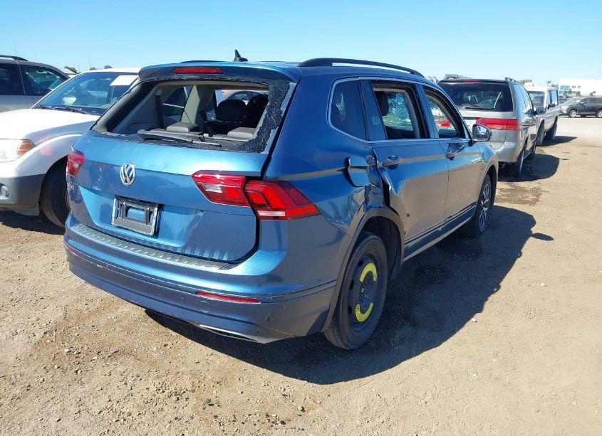 Photo 4 of 2019 Volkswagen Tiguan 2.0T SE/2.0T SEL/2.0T SEL R-LINE/2.0T SEL R-LINE BLACK (VIN 3VV3B7AX9KM098524)