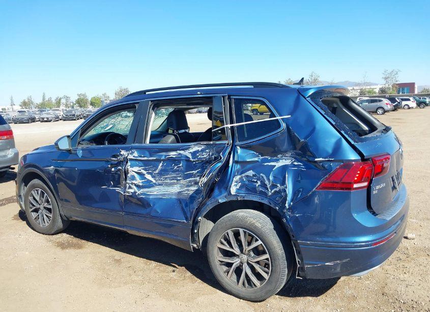 Photo 6 of 2019 Volkswagen Tiguan 2.0T SE/2.0T SEL/2.0T SEL R-LINE/2.0T SEL R-LINE BLACK (VIN 3VV3B7AX9KM098524)