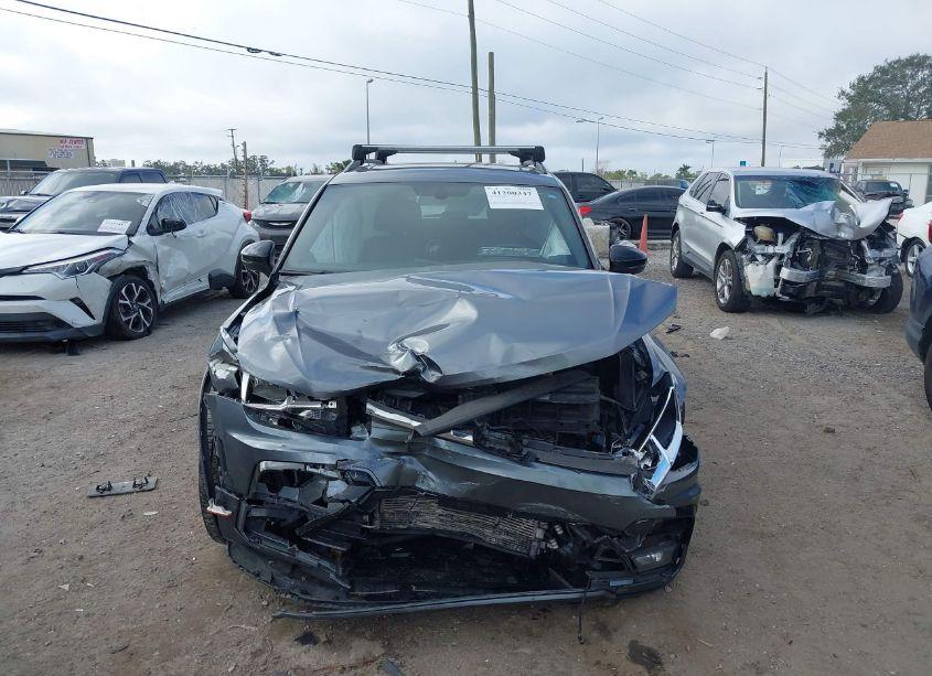 Photo 12 of 2019 Volkswagen Tiguan 2.0T SE/2.0T SEL/2.0T SEL R-LINE/2.0T SEL R-LINE BLACK (VIN 3VV3B7AX9KM134454)