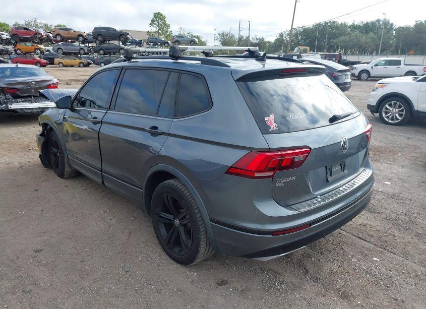 Photo 3 of 2019 Volkswagen Tiguan 2.0T SE/2.0T SEL/2.0T SEL R-LINE/2.0T SEL R-LINE BLACK (VIN 3VV3B7AX9KM134454)