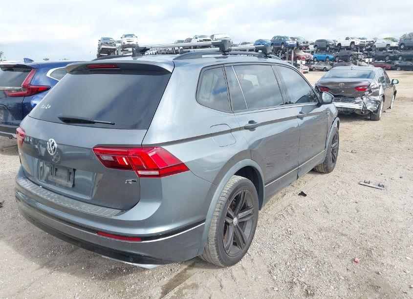 Photo 4 of 2019 Volkswagen Tiguan 2.0T SE/2.0T SEL/2.0T SEL R-LINE/2.0T SEL R-LINE BLACK (VIN 3VV3B7AX9KM134454)