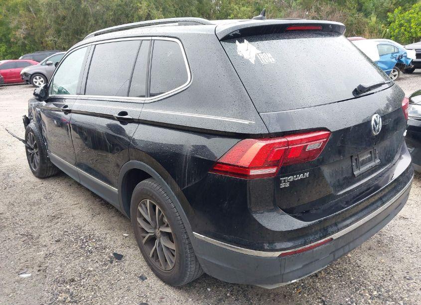 Photo 3 of 2020 Volkswagen Tiguan 2.0T SE/2.0T SE R-LINE BLACK/2.0T SEL (VIN 3VV3B7AX9LM080297)