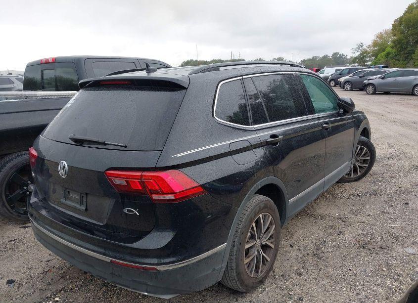 Photo 4 of 2020 Volkswagen Tiguan 2.0T SE/2.0T SE R-LINE BLACK/2.0T SEL (VIN 3VV3B7AX9LM080297)