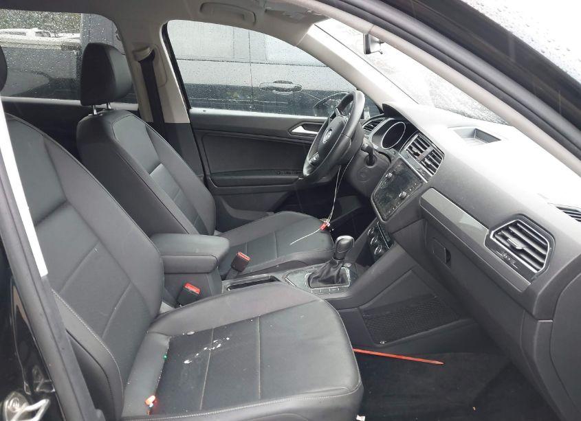 Photo 5 of 2020 Volkswagen Tiguan 2.0T SE/2.0T SE R-LINE BLACK/2.0T SEL (VIN 3VV3B7AX9LM080297)
