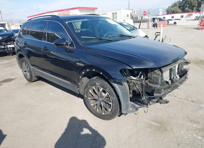 2020 Volkswagen Tiguan 2.0T SE/2.0T SE R-LINE BLACK/2.0T SEL (VIN 3VV3B7AX9LM098668) main photo