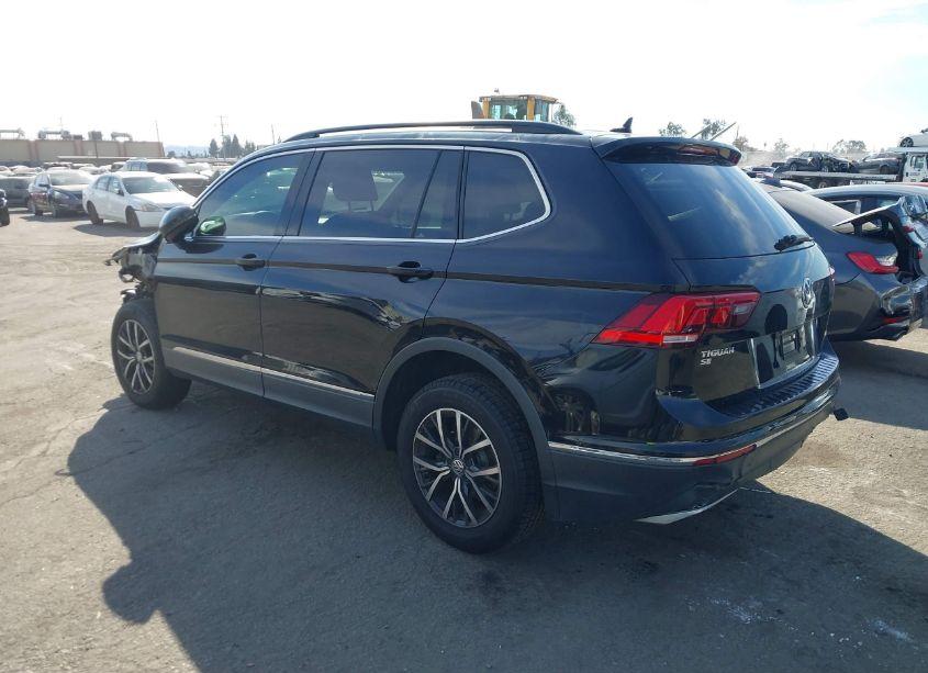 Photo 3 of 2020 Volkswagen Tiguan 2.0T SE/2.0T SE R-LINE BLACK/2.0T SEL (VIN 3VV3B7AX9LM098668)