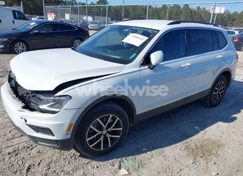 Photo 2 of 2021 Volkswagen Tiguan 2.0T SE/2.0T SE R-LINE BLACK/2.0T SEL (VIN 3VV3B7AX9MM017198)