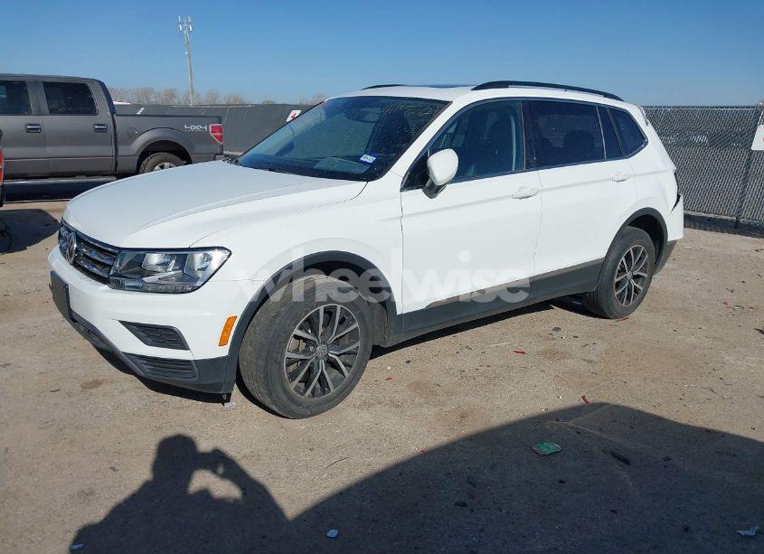 Photo 2 of 2021 Volkswagen Tiguan 2.0T SE/2.0T SE R-LINE BLACK/2.0T SEL (VIN 3VV3B7AX9MM051920)