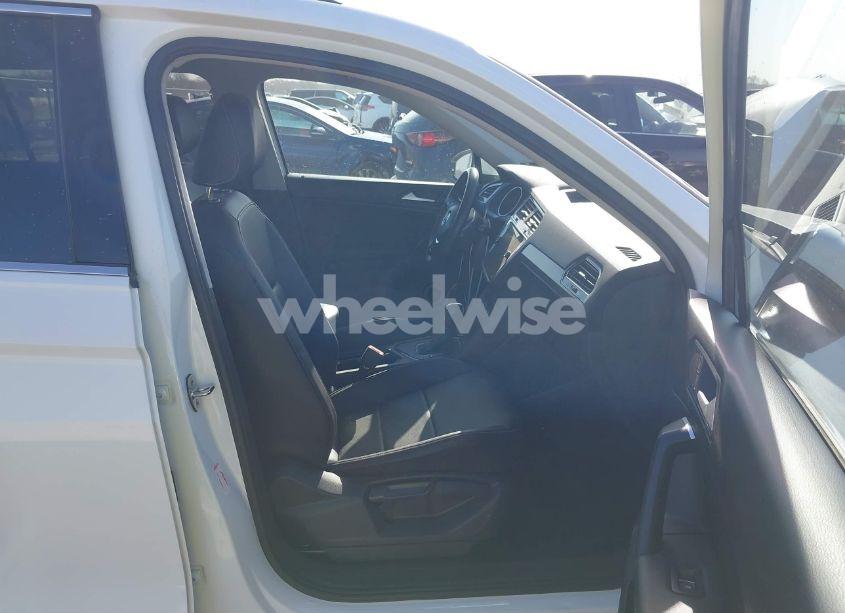 Photo 5 of 2021 Volkswagen Tiguan 2.0T SE/2.0T SE R-LINE BLACK/2.0T SEL (VIN 3VV3B7AX9MM051920)