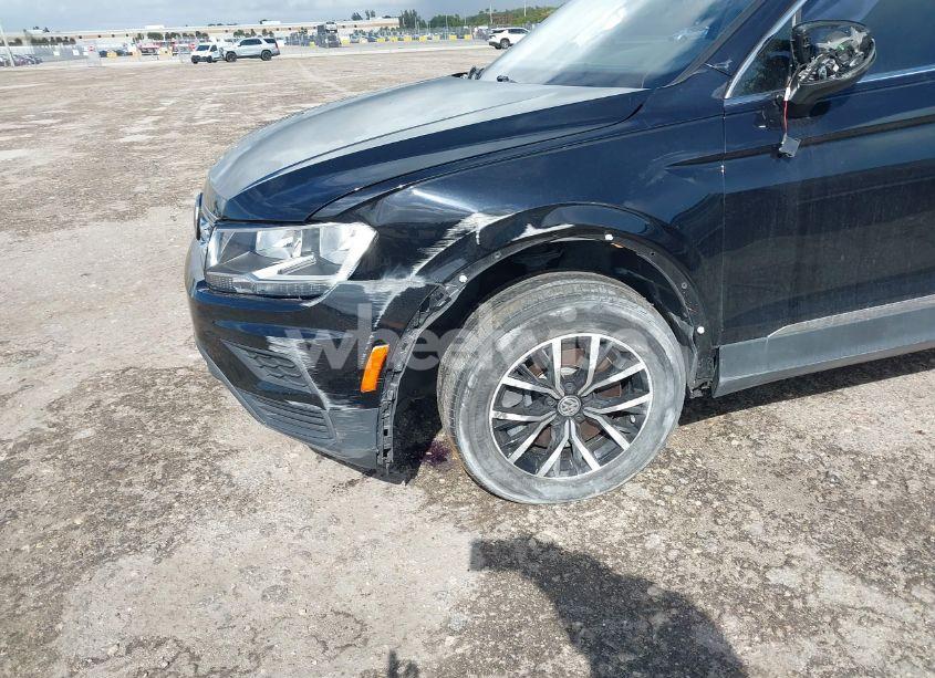 Photo 6 of 2021 Volkswagen Tiguan (VIN 3VV3B7AX9MM090586)