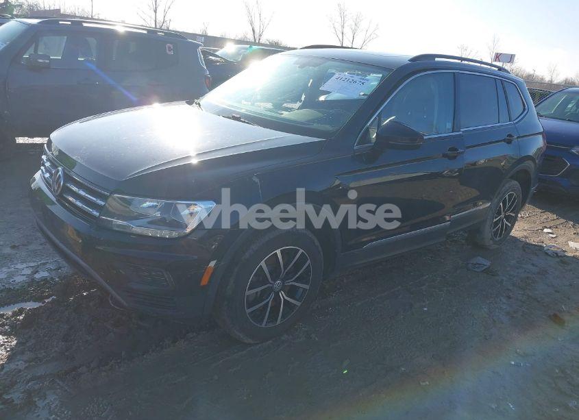 Photo 2 of 2021 Volkswagen Tiguan 2.0T SE/2.0T SE R-LINE BLACK/2.0T SEL (VIN 3VV3B7AX9MM105328)