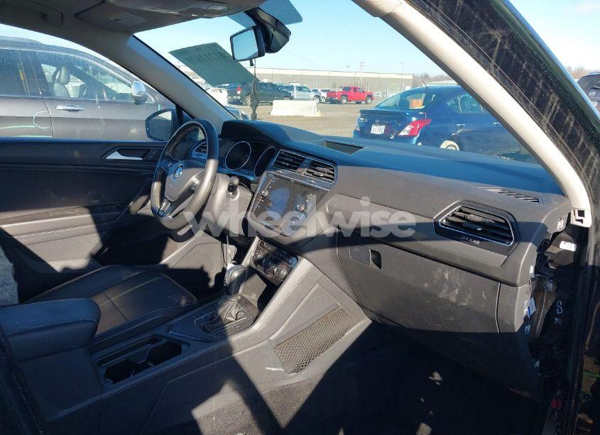 Photo 5 of 2021 Volkswagen Tiguan 2.0T SE/2.0T SE R-LINE BLACK/2.0T SEL (VIN 3VV3B7AX9MM105328)