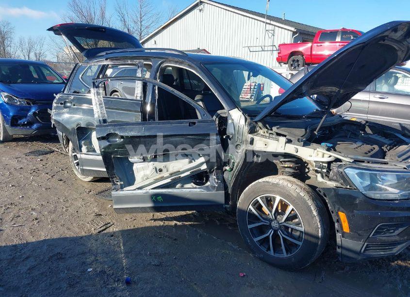 Photo 6 of 2021 Volkswagen Tiguan 2.0T SE/2.0T SE R-LINE BLACK/2.0T SEL (VIN 3VV3B7AX9MM105328)