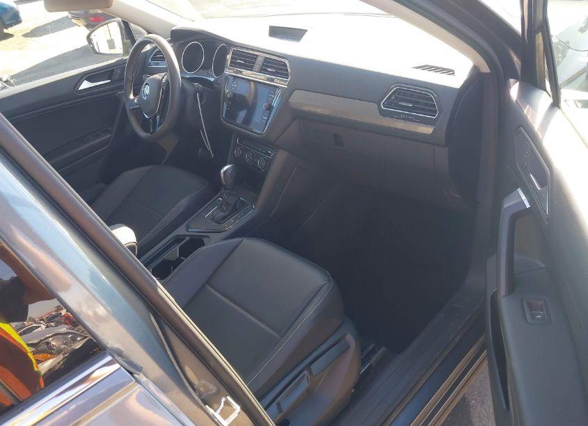 Photo 5 of 2021 Volkswagen Tiguan 2.0T SE/2.0T SE R-LINE BLACK/2.0T SEL (VIN 3VV3B7AX9MM119309)