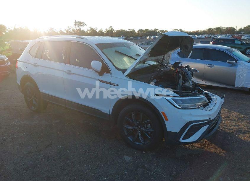 2022 Volkswagen Tiguan 2.0T SE (VIN 3VV3B7AX9NM100390) main photo