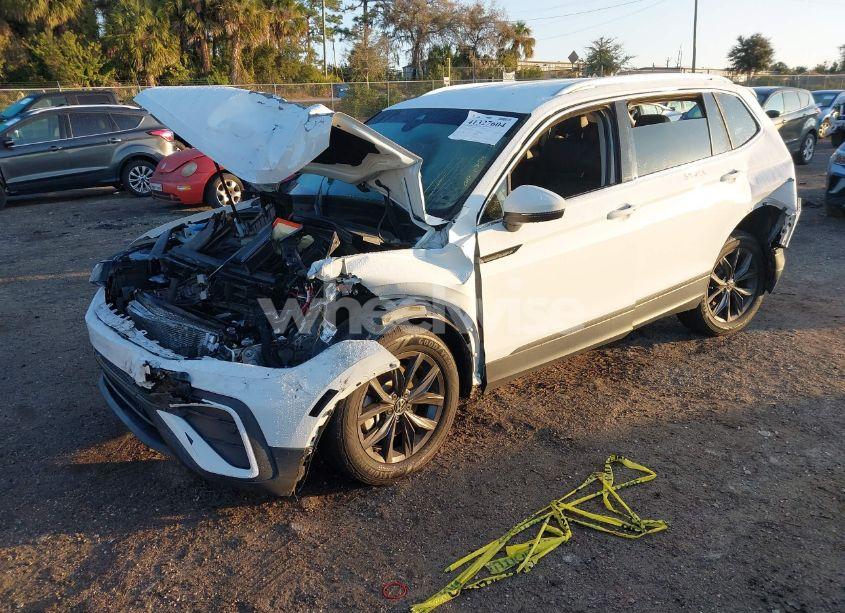 Photo 2 of 2022 Volkswagen Tiguan 2.0T SE (VIN 3VV3B7AX9NM100390)