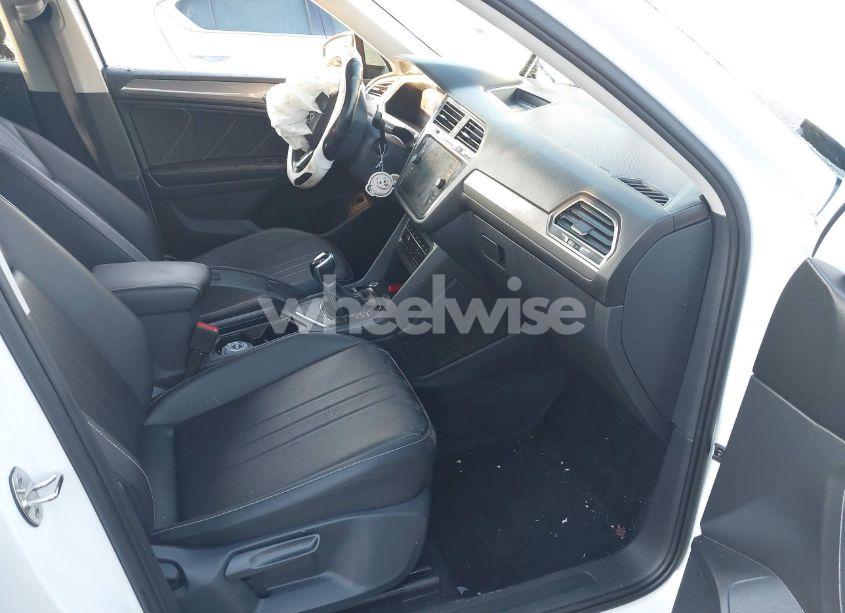 Photo 5 of 2022 Volkswagen Tiguan 2.0T SE (VIN 3VV3B7AX9NM100390)